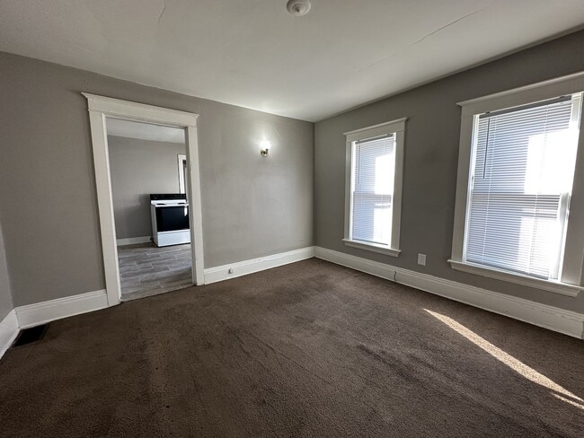 1803 Portage St in Kalamazoo, MI - Building Photo - Building Photo