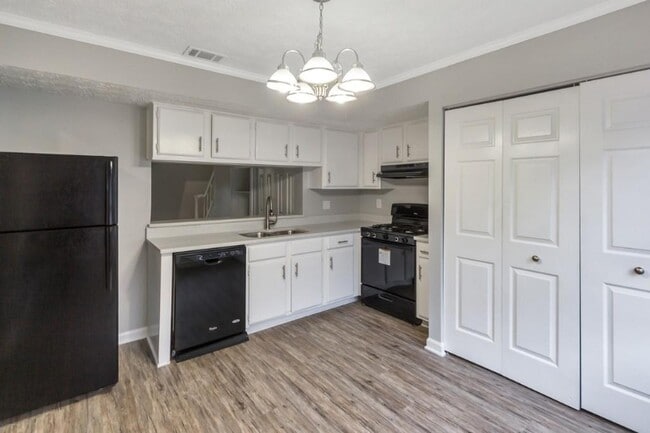property at 1703 Napa Valley Ct SE