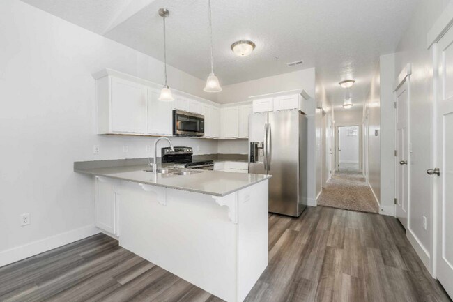 13687 S Hanley Ln in Riverton, UT - Building Photo - Building Photo