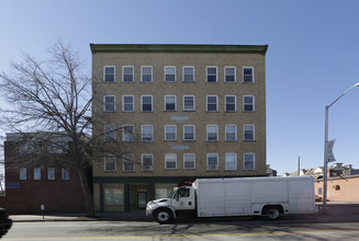 Group Home in Lowell, MA - Building Photo - Building Photo