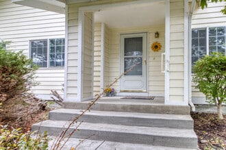 1923 NE Derek Dr in Bend, OR - Building Photo - Building Photo