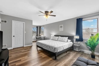 436 Springhill Dr in Roselle, IL - Building Photo - Building Photo