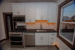 86 Edgewood Ave, Unit 1E in Yonkers, NY - Building Photo