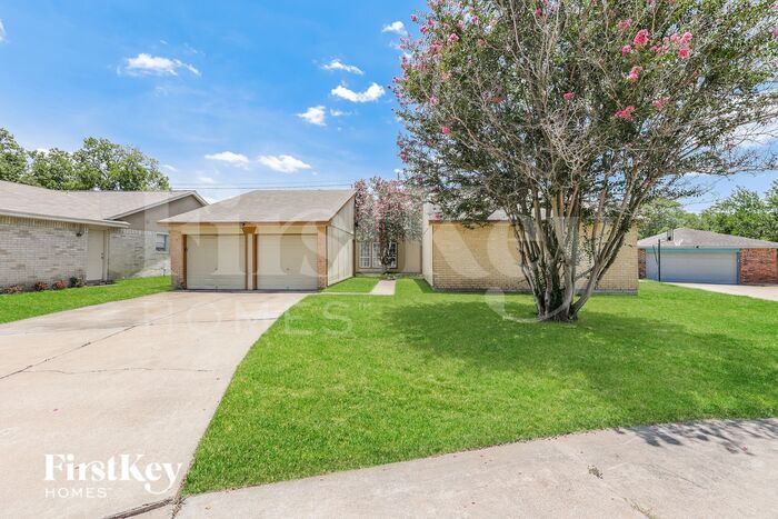 5447 Timpani Dr in Friendswood, TX - Building Photo