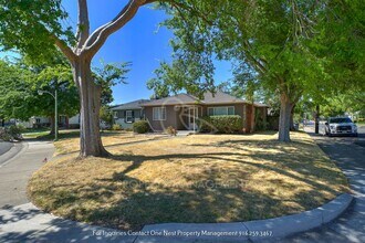 6031 4th Ave in Sacramento, CA - Building Photo - Building Photo