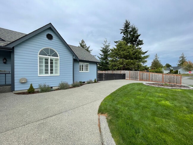 4604 San Juan Ave in Anacortes, WA - Building Photo - Building Photo