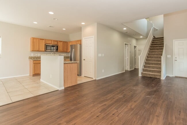 3752 Hollycroft Dr in North Las Vegas, NV - Building Photo - Building Photo