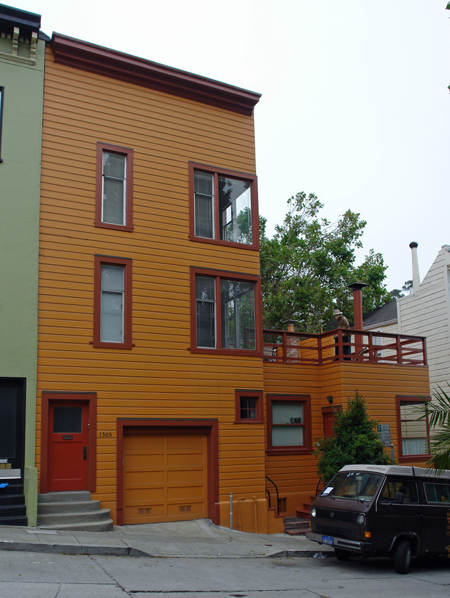 1305-1307 Montgomery St in San Francisco, CA - Building Photo - Building Photo