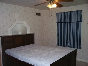 2403 South Ave, Unit A in Youngstown, OH - Foto de edificio - Building Photo