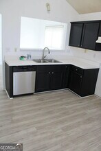 2400 Miller Oaks Cir in Decatur, GA - Building Photo - Building Photo