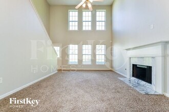 9553 Lakeview Cir in Union City, GA - Building Photo - Building Photo