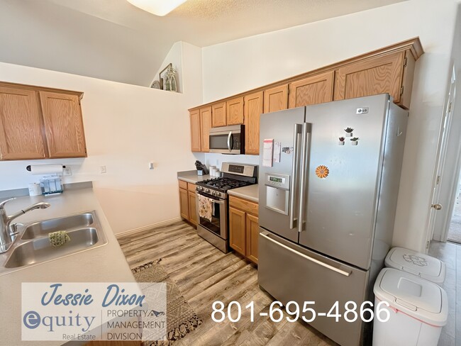 1043 Sharp Mountain Dr in Ogden, UT - Building Photo - Building Photo