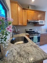 1363 Los Arboles Ave in Sunnyvale, CA - Foto de edificio - Building Photo