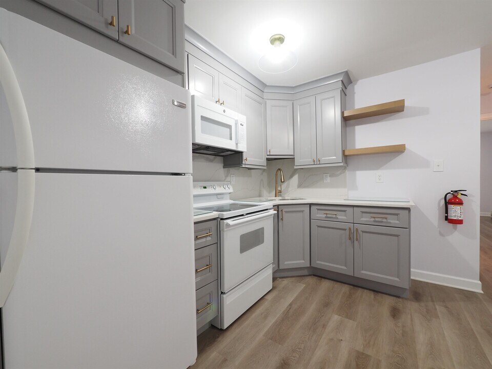 78 69th St in Guttenberg, NJ - Building Photo