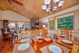 985 Forest Mountain Dr in South Lake Tahoe, CA - Building Photo - Building Photo