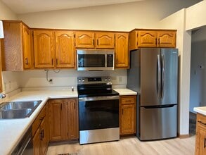 1103 4th St NW in Byron, MN - Foto de edificio - Building Photo