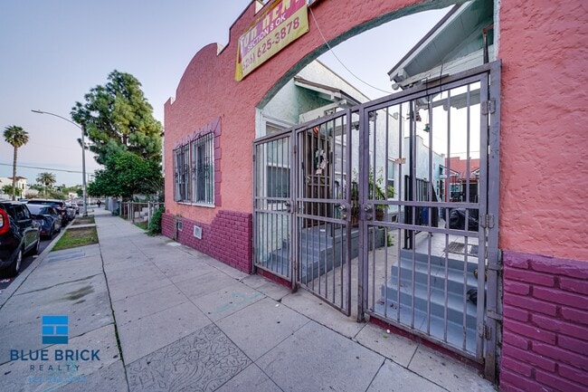 2440 1/2 Fairmount St in Los Angeles, CA - Building Photo - Building Photo