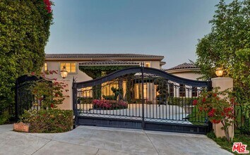 11971 Lockridge Rd in Los Angeles, CA - Building Photo - Building Photo
