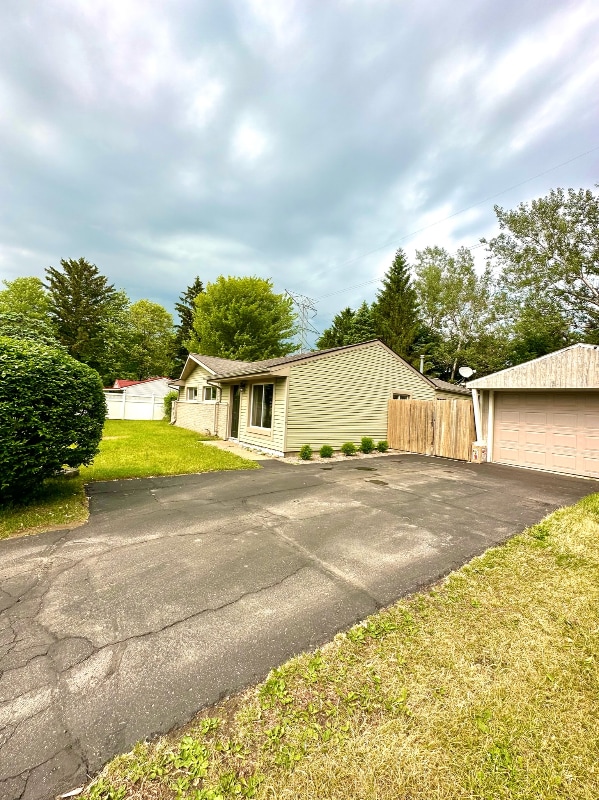 property at 7850 Dubuque Rd