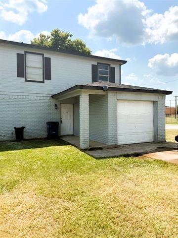 1025 NW Summercrest Blvd in Burleson, TX - Building Photo - Building Photo