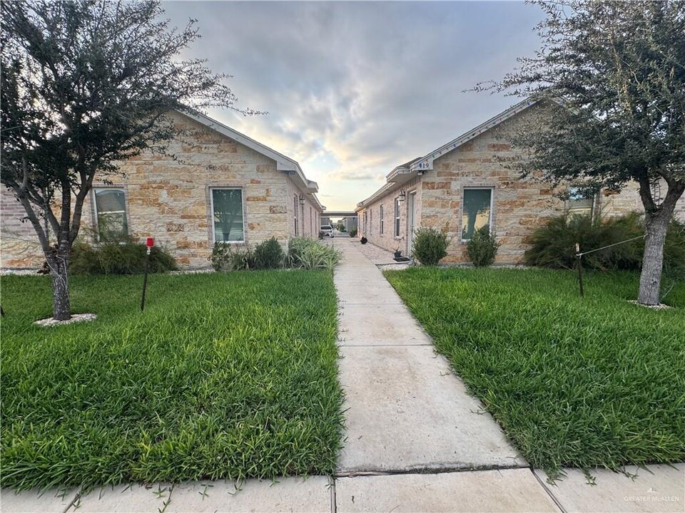 419 Carlisle Ave in Edinburg, TX - Building Photo