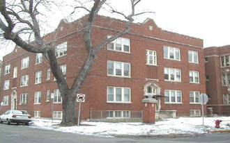 2554-2558 W Wilson Ave Apartments