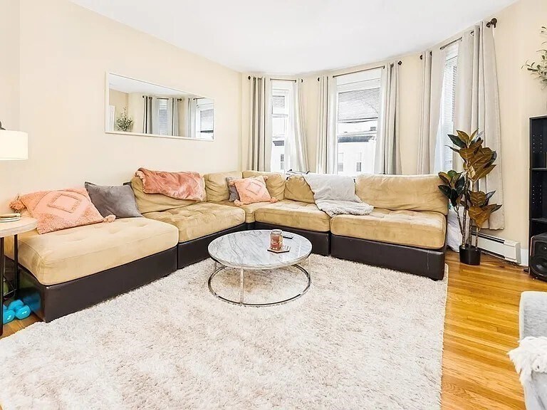 180 L St in Boston, MA - Building Photo