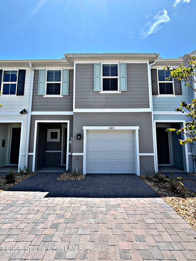 property at 1685 Kendall Pointe Pl