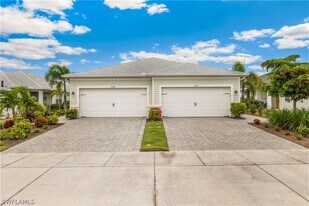 17596 Woodland Ct in Punta Gorda, FL - Building Photo