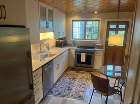 47 Florence St in Hudson, MA - Building Photo