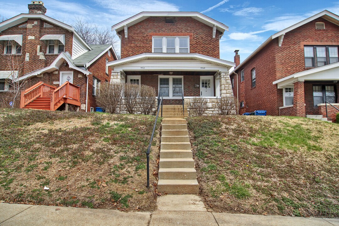 7729 Gissler Ave in Richmond Heights, MO - Building Photo