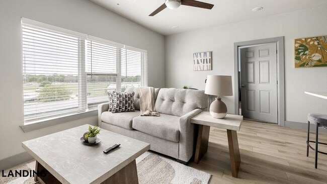 2422 S Carrier Pkwy, Unit 216