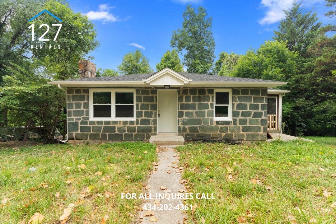 30 Overton Dr in Lynchburg, VA - Building Photo
