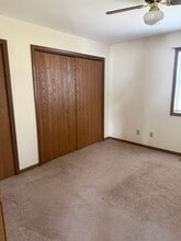 3137 Camereigh Dr in Springfield, IL - Building Photo - Building Photo