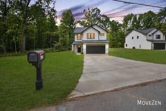 4110 Whispering Oaks Dr in Charlotte, NC - Building Photo - Building Photo