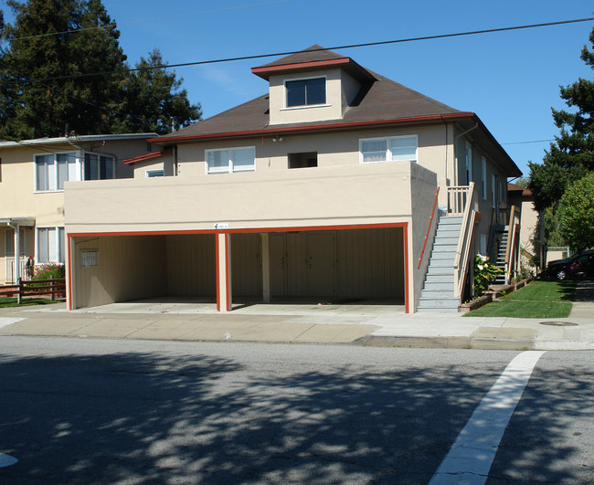 Four Howard in Burlingame, CA - Building Photo - Building Photo