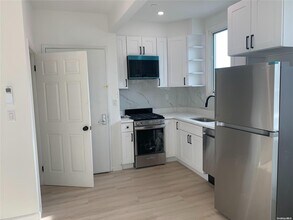 258-10 Hillside Ave.-Unit -A in Floral Park, NY - Building Photo - Building Photo