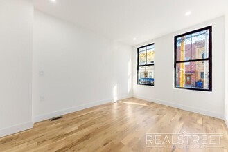Brand New 2 Bed 2 Bath Duplex with Private in Queens, NY - Building Photo - Building Photo
