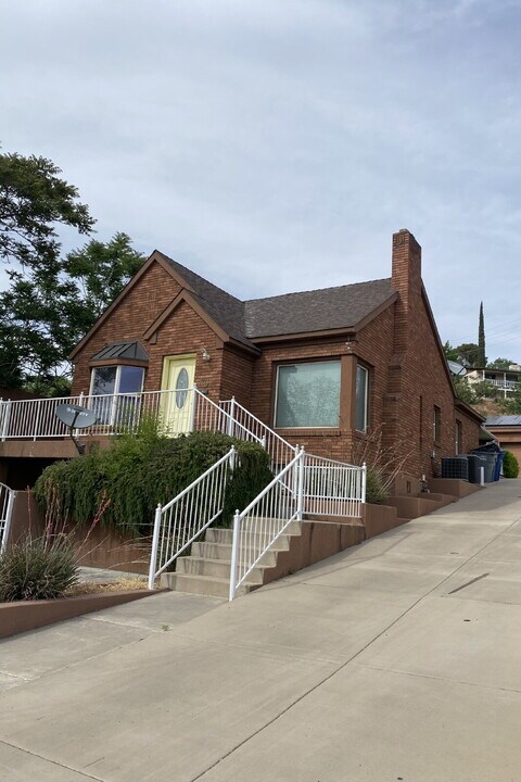40 Diagonal St in Saint George, UT - Building Photo
