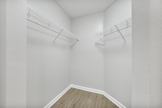 Residences on Carr Hill in Columbus, IN - Foto de edificio - Building Photo