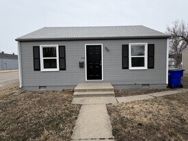 324 W Home St in Junction City, KS - Building Photo