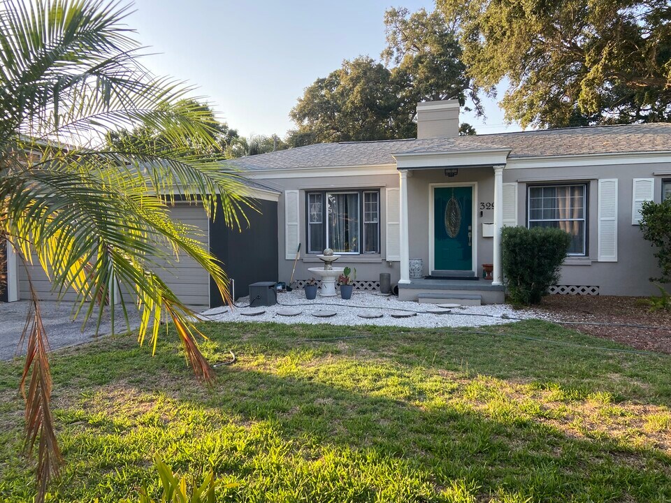 329 57th Ave S in St. Petersburg, FL - Building Photo