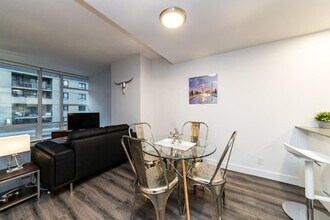 1283 Howe St in Vancouver, BC - Building Photo - Building Photo