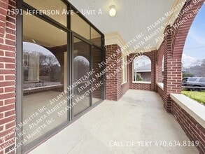 1391 Jefferson Ave in East Point, GA - Foto de edificio - Building Photo