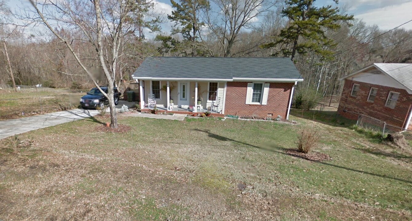 208 Vista Cir in Clemson, SC - Building Photo