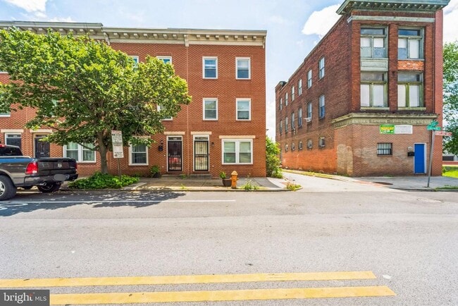 property at 1423 E Baltimore St