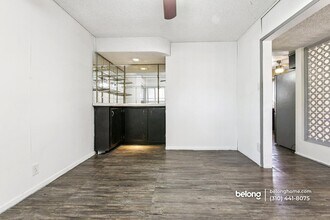 6911 Bellaire Ave in Los Angeles, CA - Building Photo - Building Photo