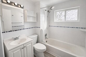 39 Bishop Dr in Framingham, MA - Building Photo - Building Photo