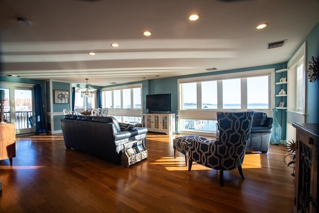 154 Lynnway, Unit 316 in Lynn, MA - Building Photo - Building Photo