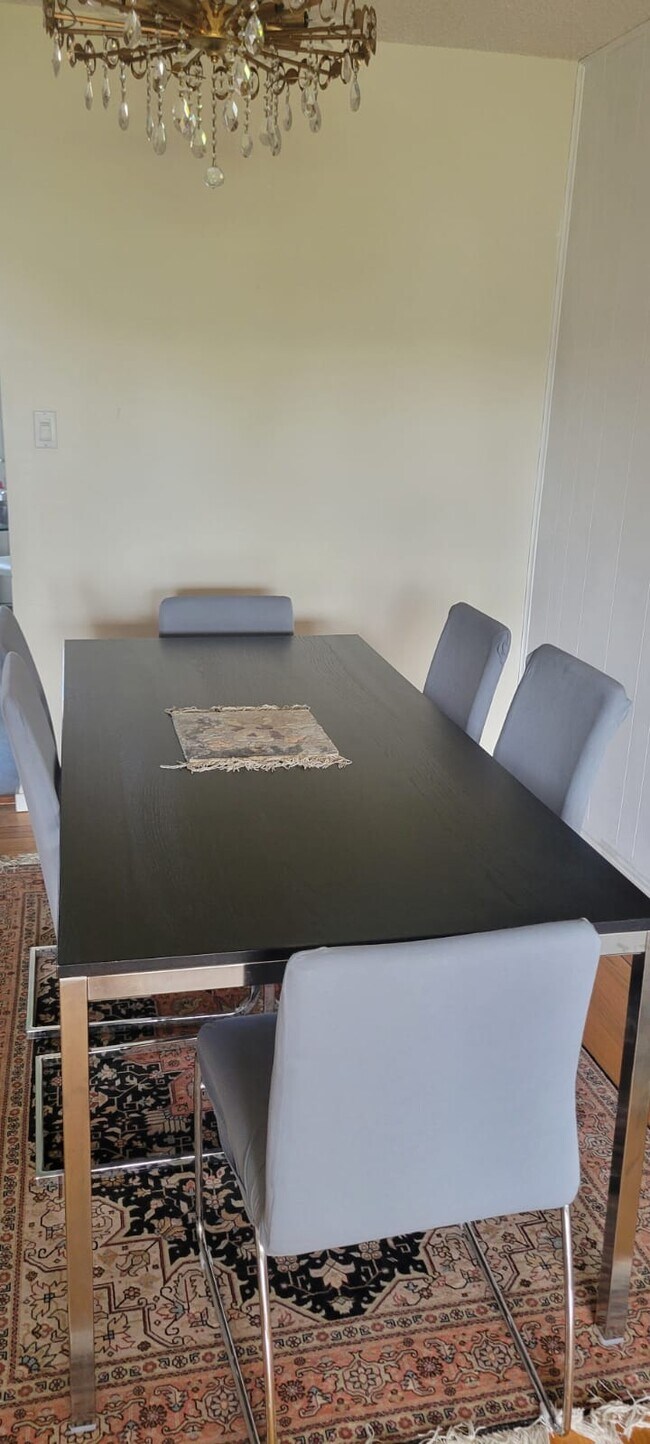 4461 Inman Av in Burnaby, BC - Building Photo - Building Photo